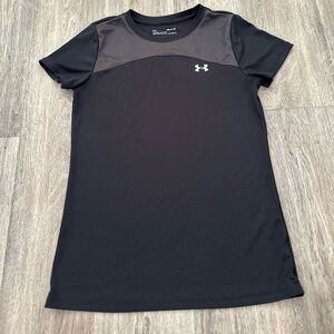 Under Armour womens t shirt size small heatgear loose